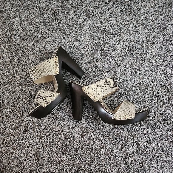 Jimmy Choo Snakeskin Python Slides Sandal Wooden Studded Heels Sz 40 - Picture 2 of 9